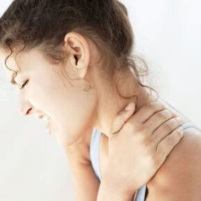 Ernstige pijn als gevolg van osteochondrose van de cervicale wervelkolom